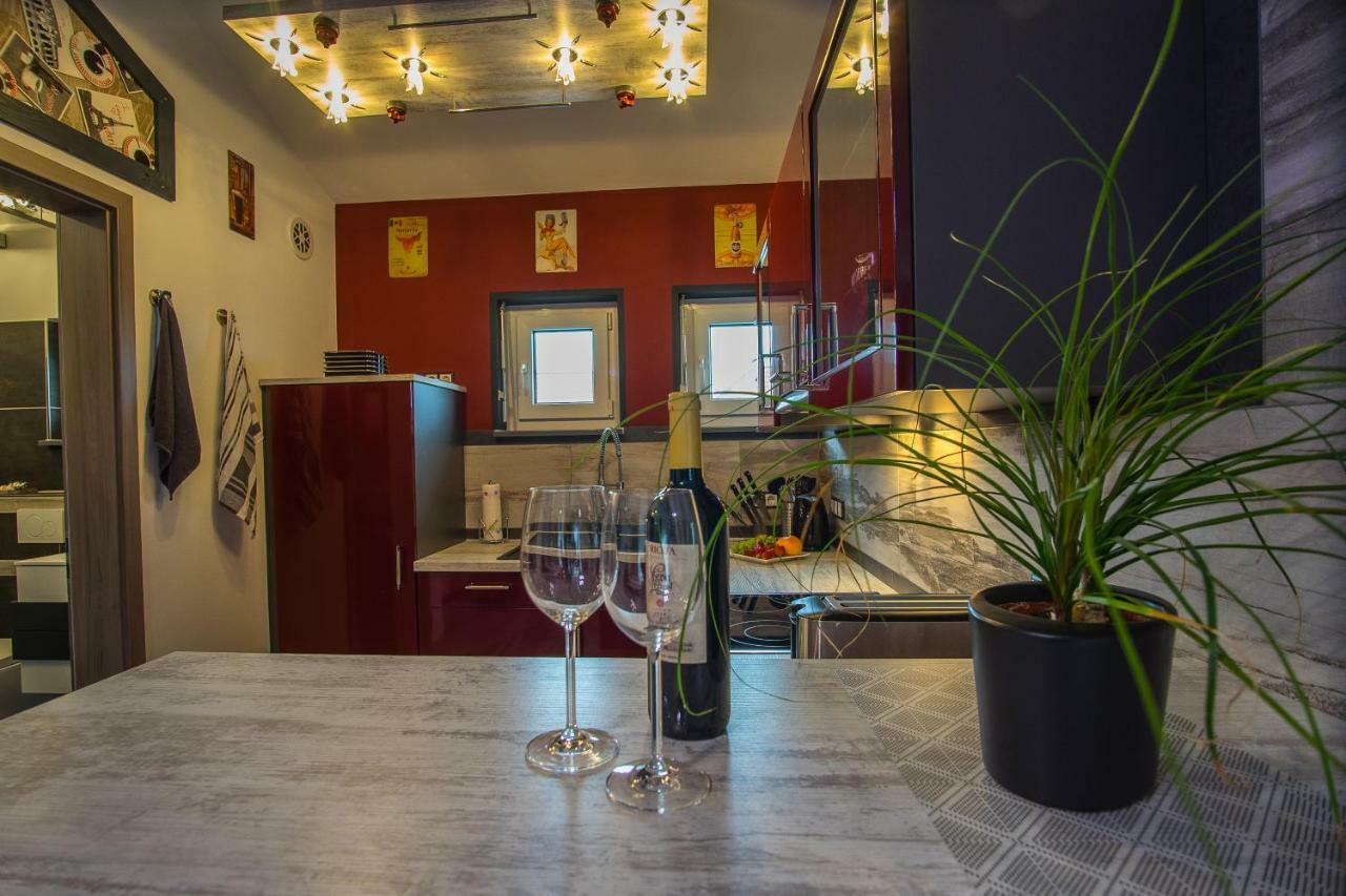 Bodensee-Fewo Modernes & Top-Ausgestattetes Appartement Incl Netflix, Fahrradgarage Ульдінген-Мюльгофен Екстер'єр фото